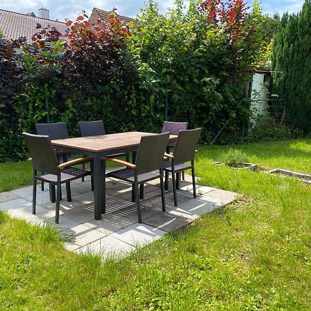Stadtrand Oase Karlsruhe Mit Balkon Exteriör bild