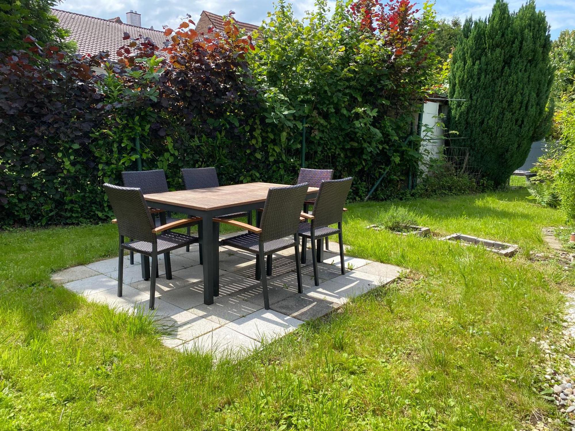 Stadtrand Oase Karlsruhe Mit Balkon Exteriör bild