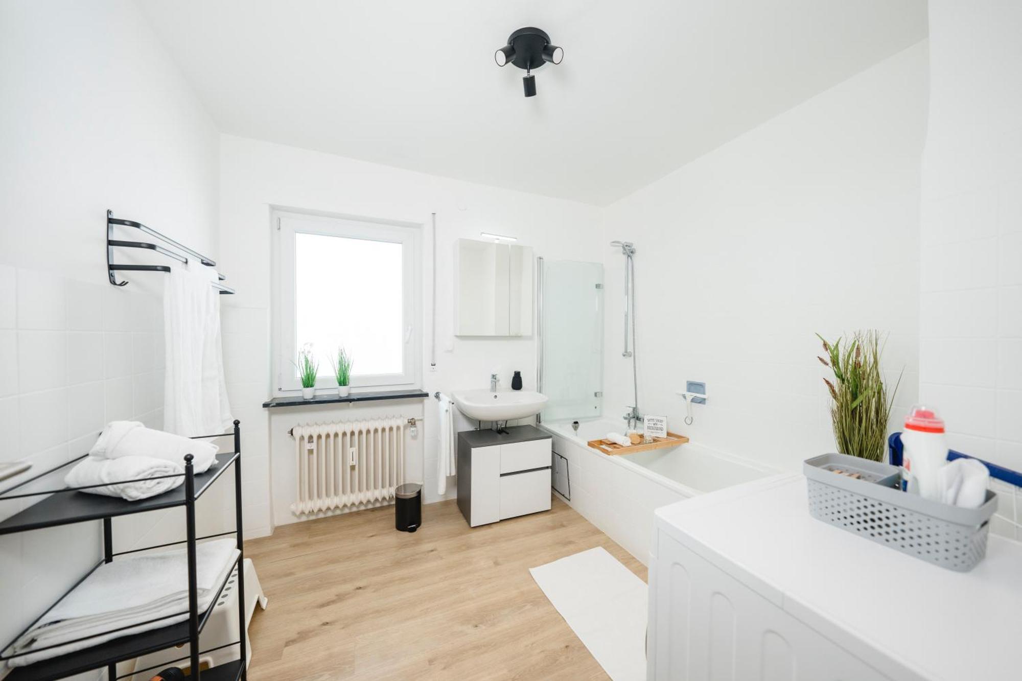 Stadtrand Oase Karlsruhe Mit Balkon Exteriör bild