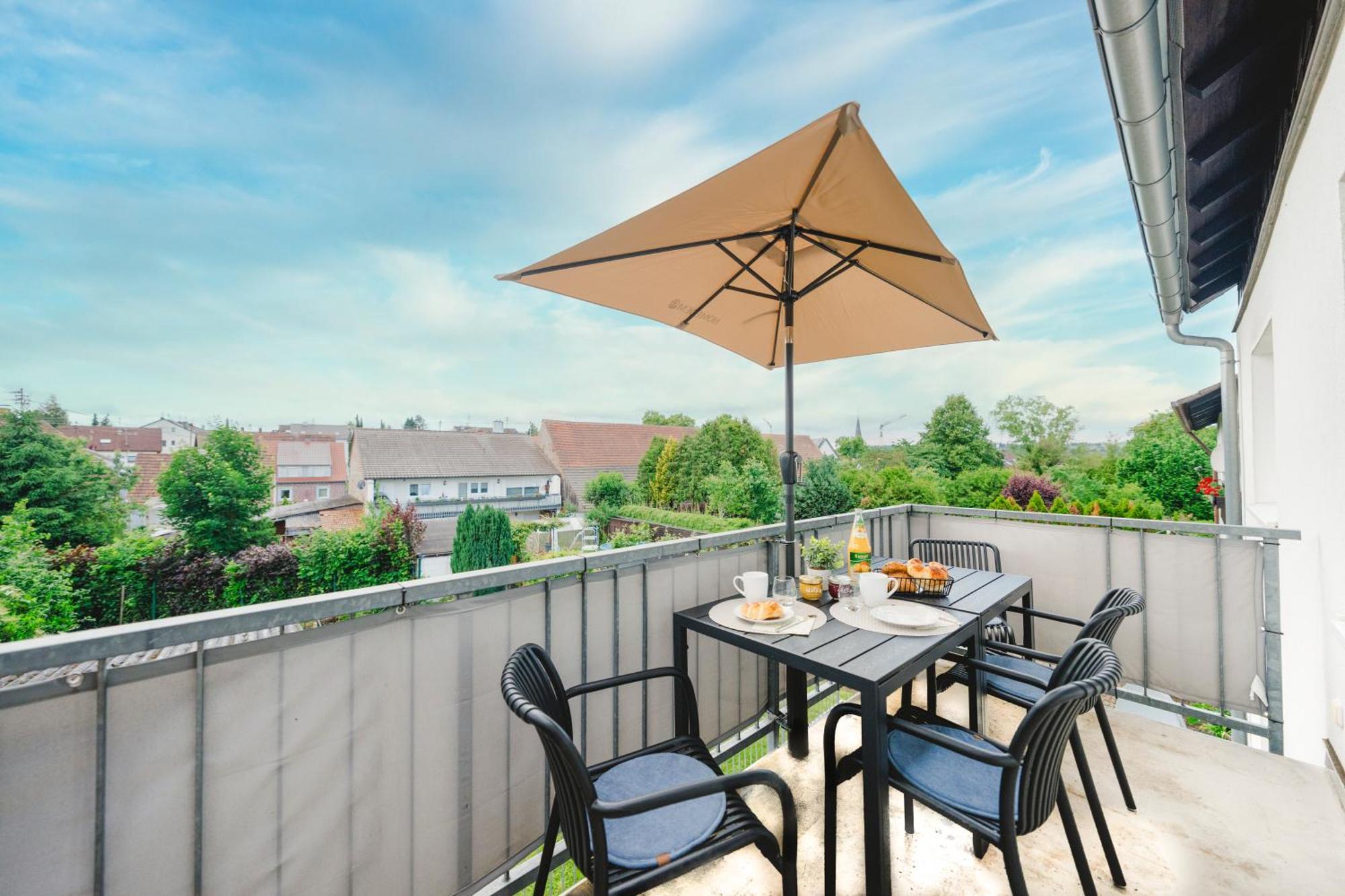 Stadtrand Oase Karlsruhe Mit Balkon Exteriör bild