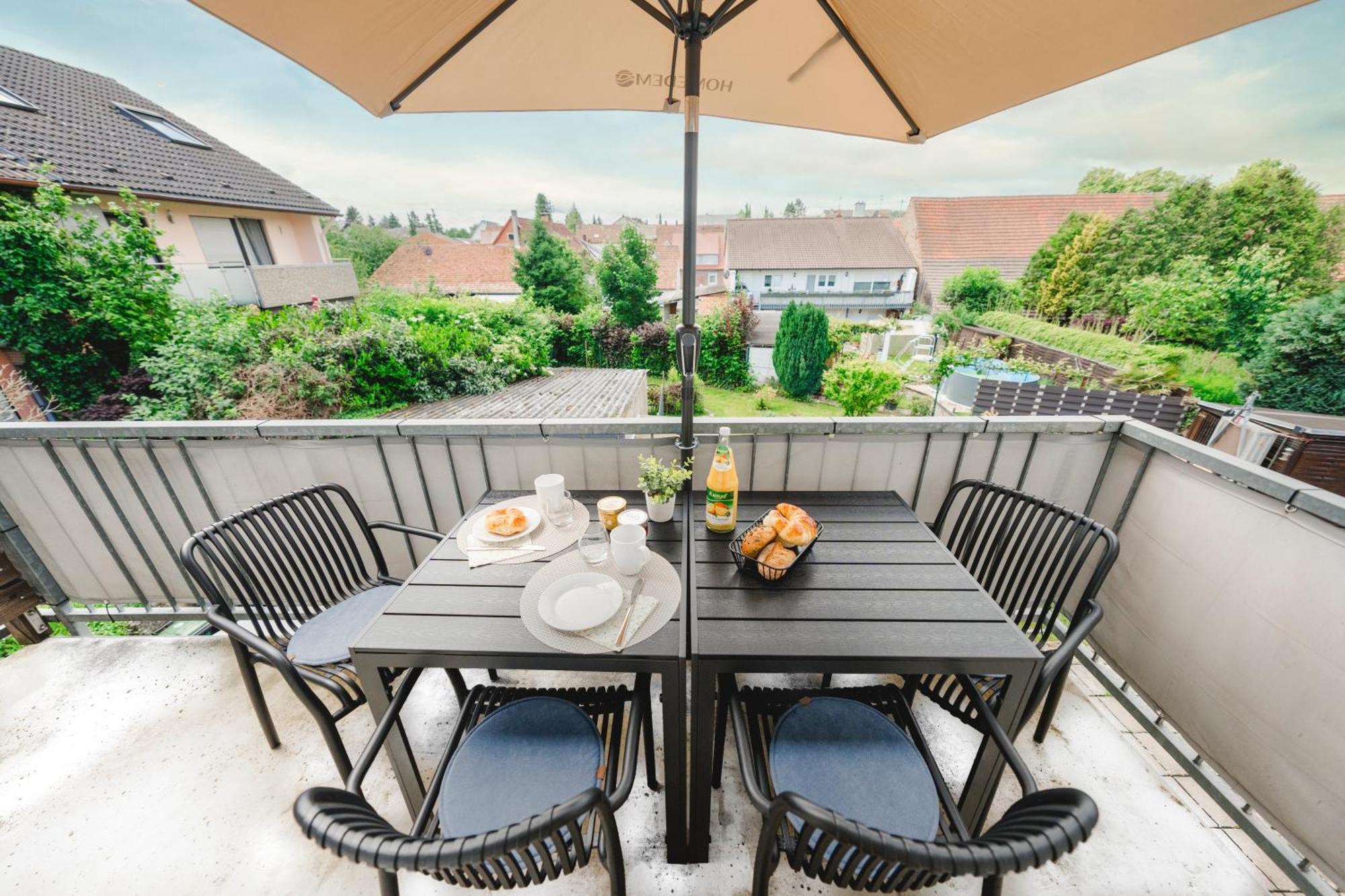 Stadtrand Oase Karlsruhe Mit Balkon Exteriör bild