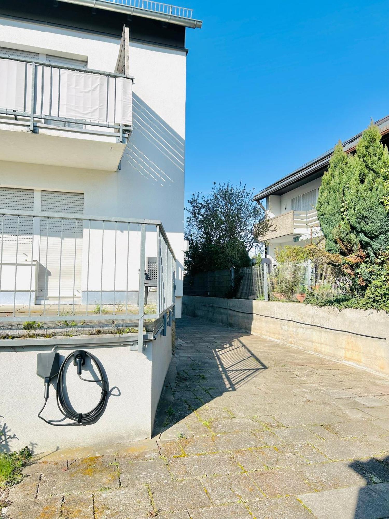 Stadtrand Oase Karlsruhe Mit Balkon Exteriör bild